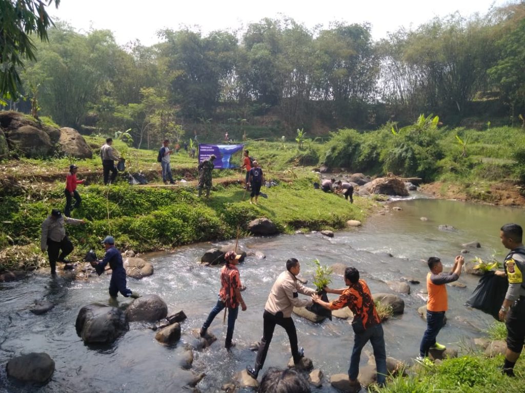 Penghijauan Bantaran Sungai CikeruhJatinangor, Upaya ITB Kampus